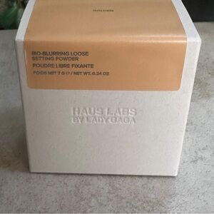 Haus Labs By Lady Gaga Bio-Blurring Setting Powder in Golden